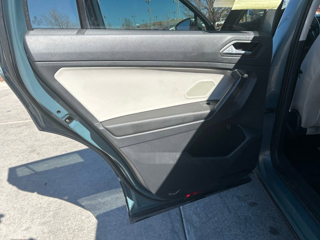Used 2021 Volkswagen Tiguan SE image 16