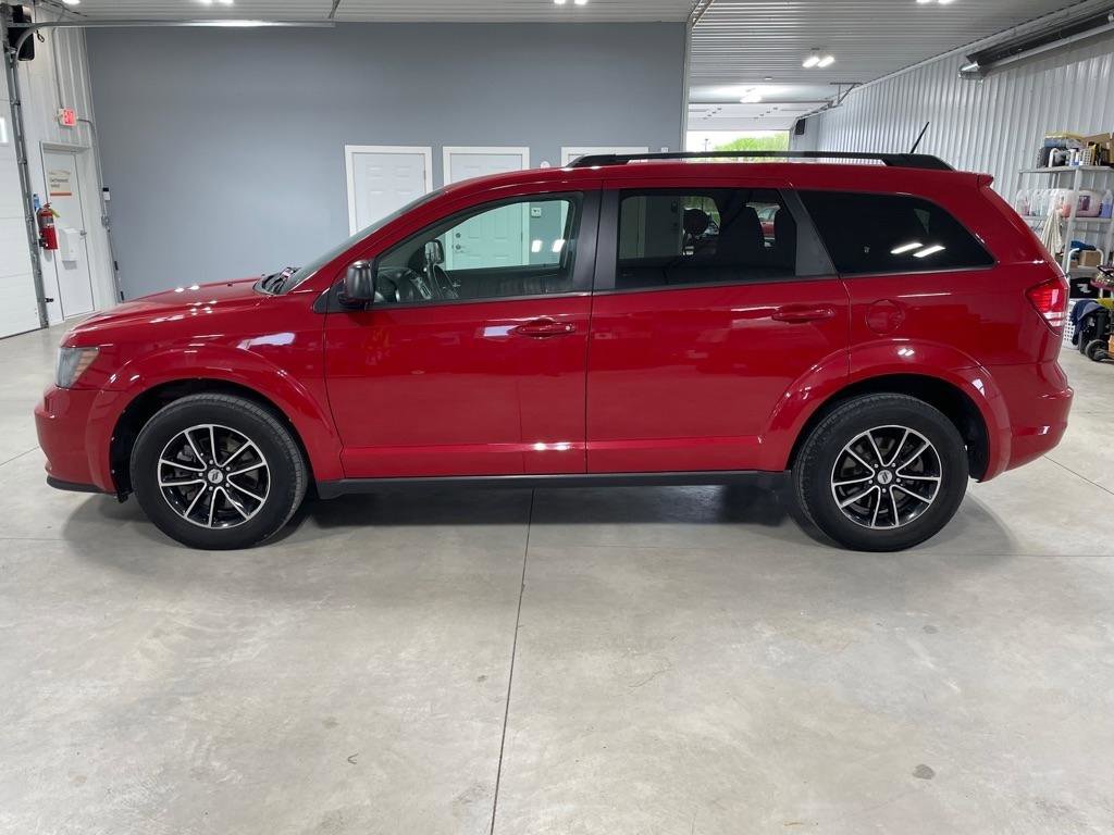 Used 2018 Dodge Journey SE w/ Blacktop Package FWD image 4