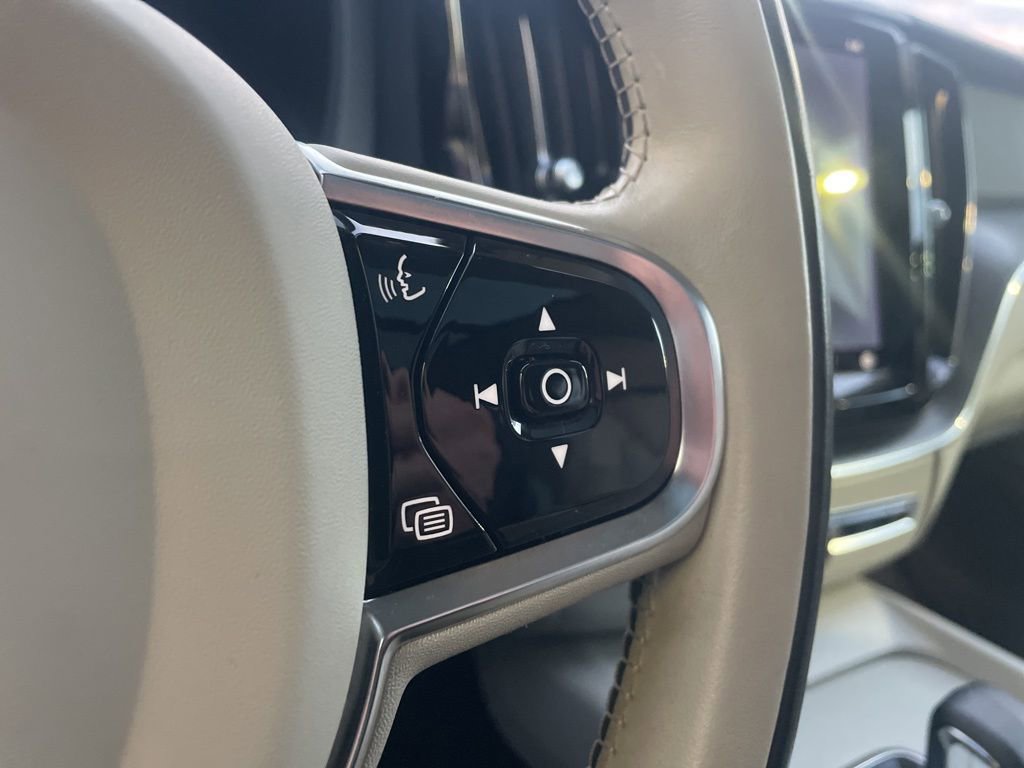 Certified 2023 Volvo XC60 B5 Core w/ Climate Package image 41