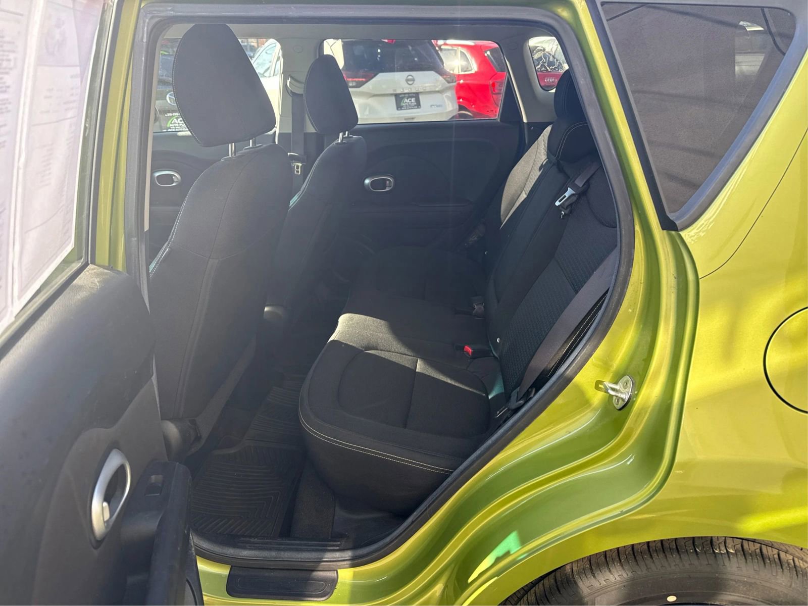 Used 2016 Kia Soul + FWD image 10