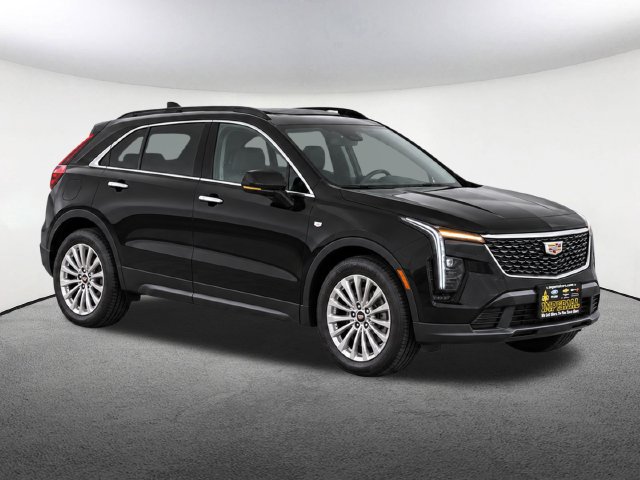 Certified 2024 Cadillac XT4 Luxury w/ Cold Weather Package AWD/4WD image 2