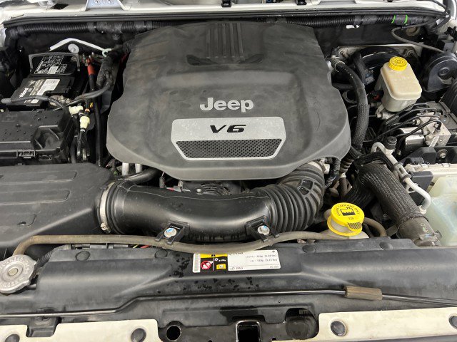 Used 2015 Jeep Wrangler Rubicon w/ Power Convenience Group image 7