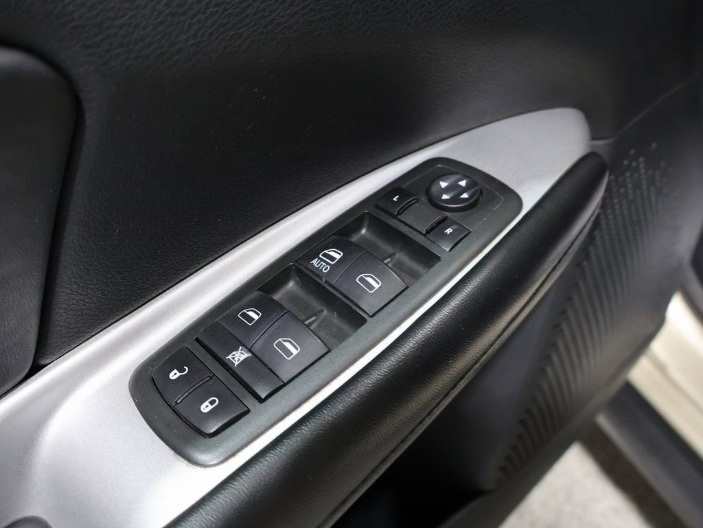 Used 2011 Dodge Journey Mainstreet w/ Flexible Seating Group image 16