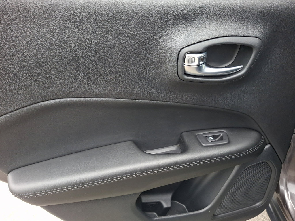 Used 2021 Jeep Compass Latitude image 19