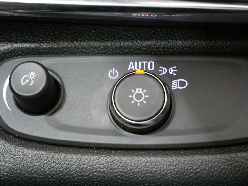 Used 2025 Buick Envista Preferred FWD image 14