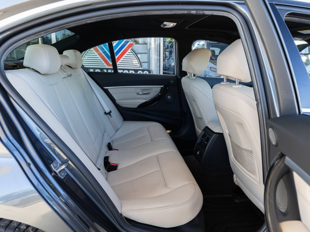 Used 2017 BMW 330i Sedan RWD image 25