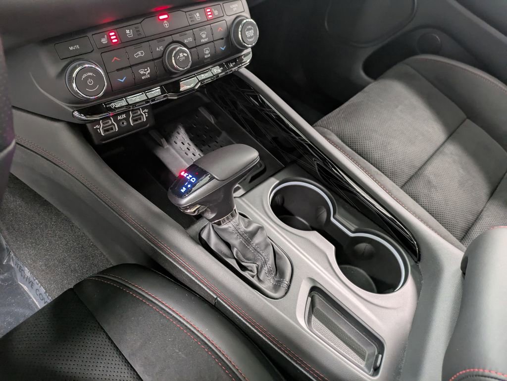 Used 2025 Dodge Durango GT image 13