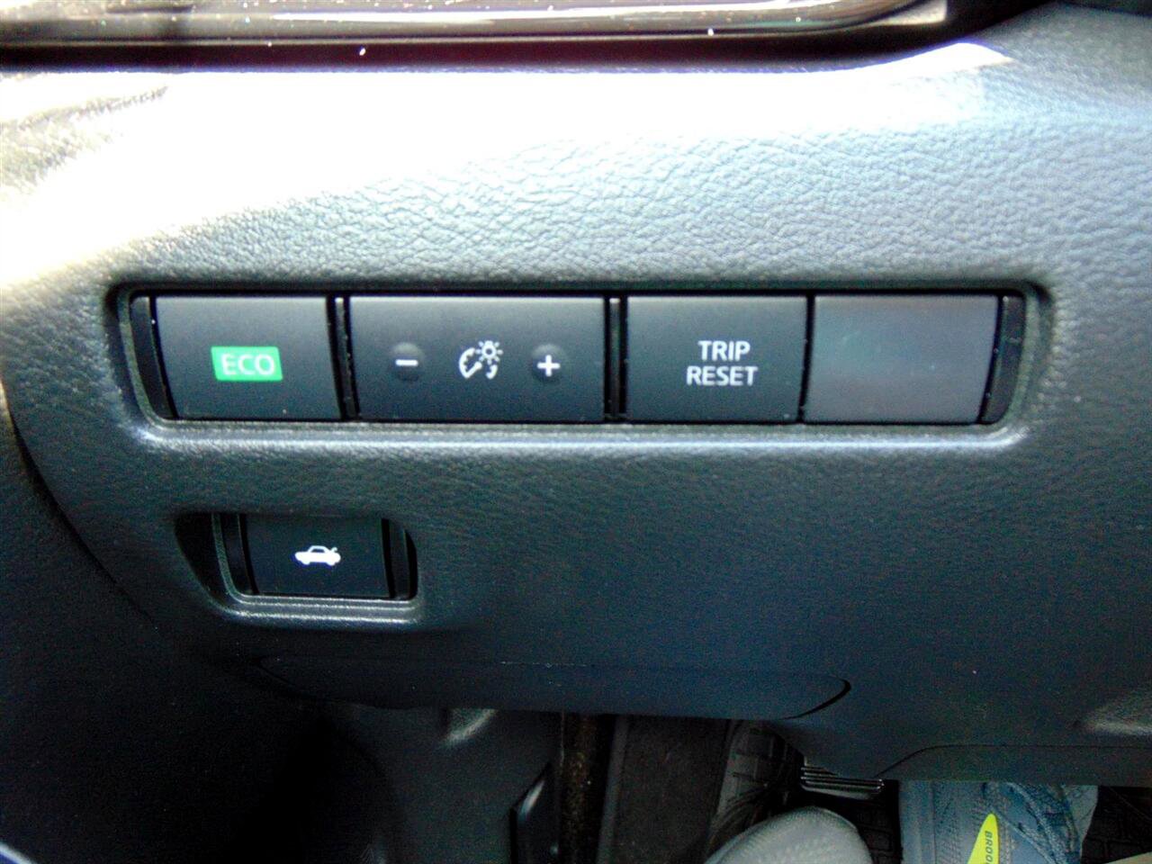 Used 2024 Nissan Sentra SV image 32