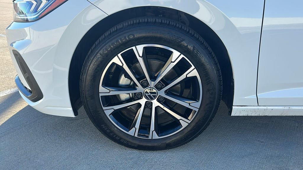 Used 2025 Volkswagen Jetta Sport image 6