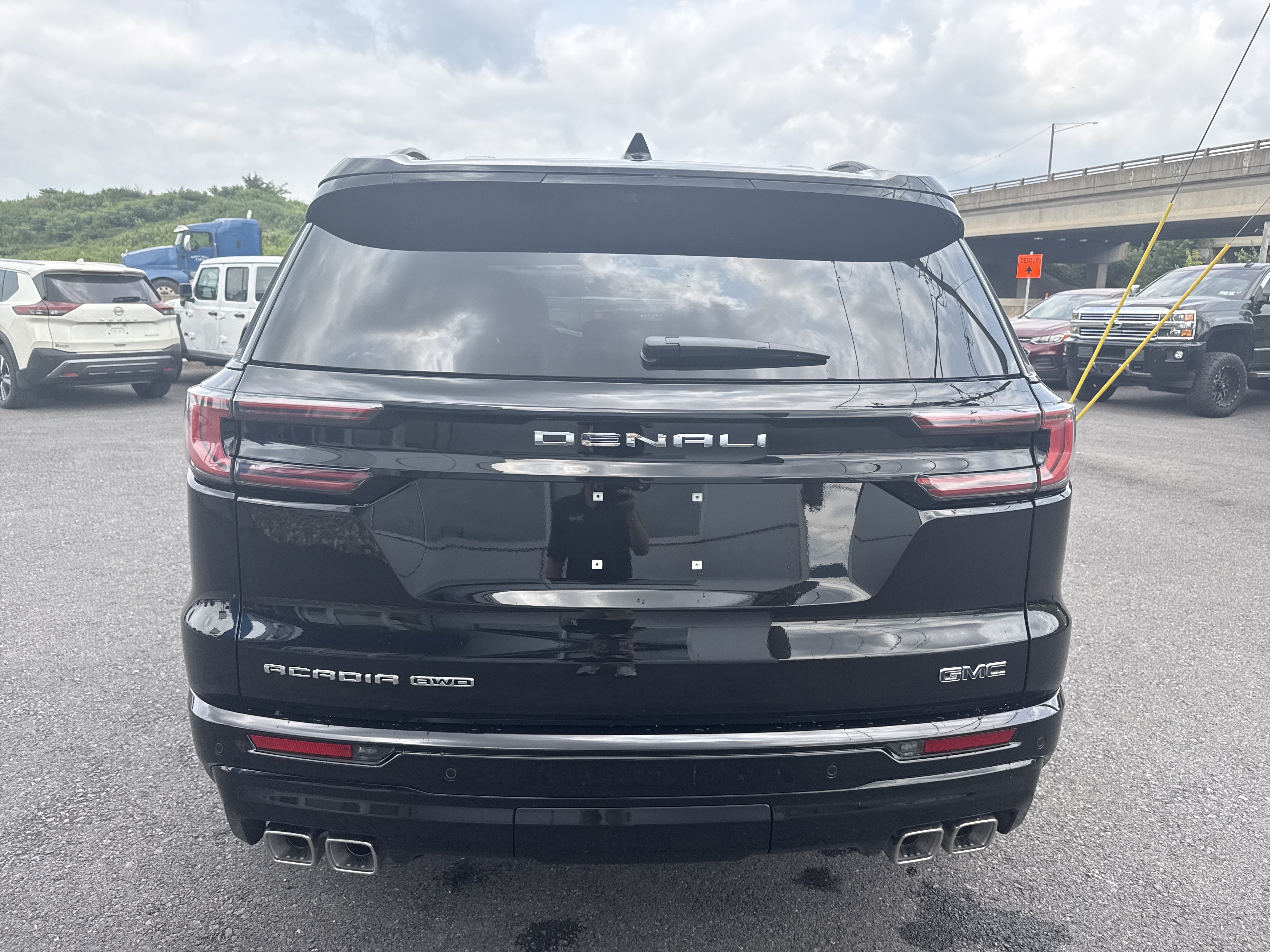 New 2027 GMC Acadia Denali Ultimate AWD/4WD image 4