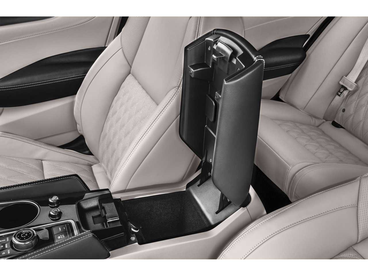 Used 2023 Nissan Maxima Platinum w/ Sport Mat Group FWD image 10