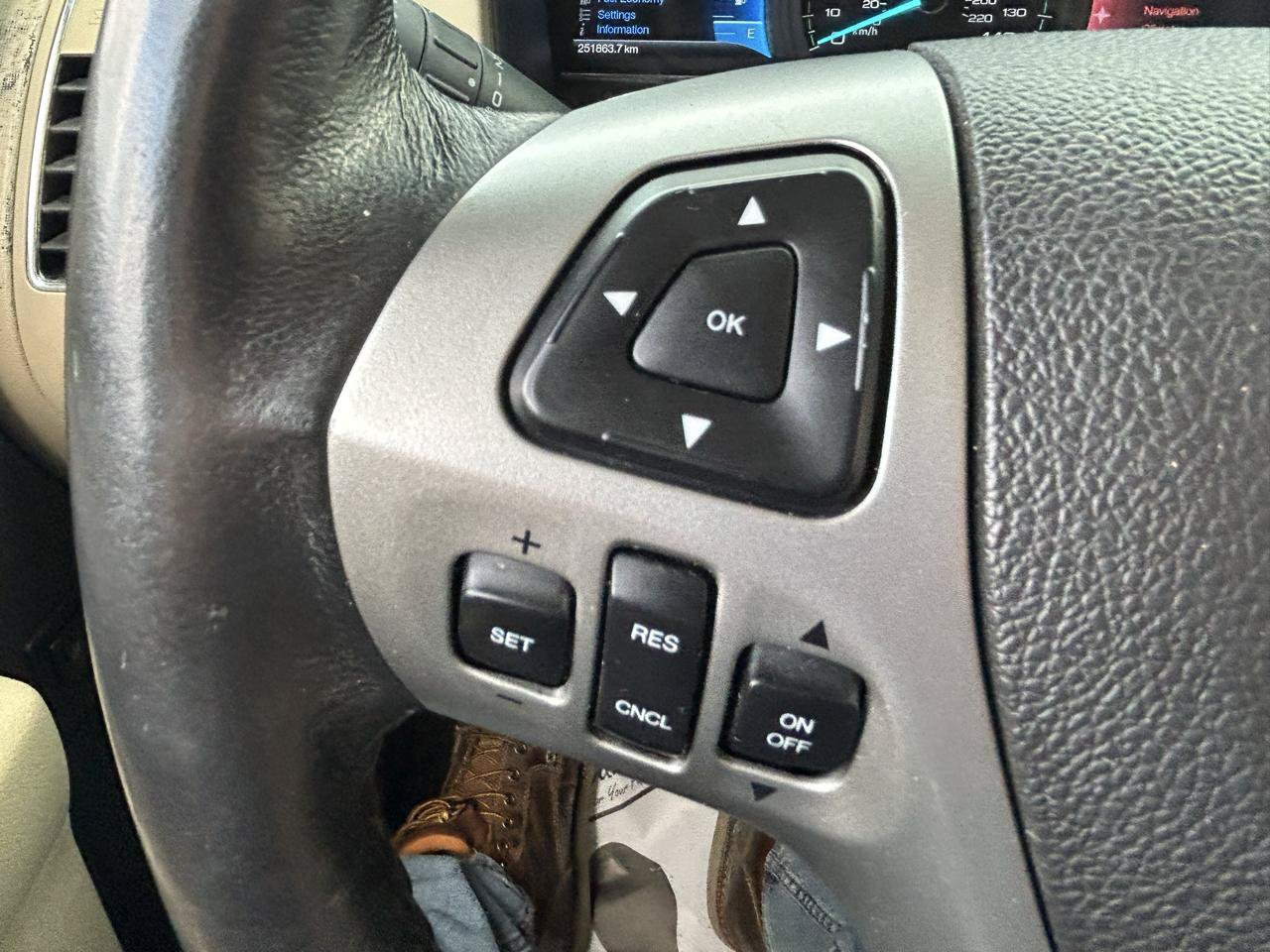 Used 2013 Ford Flex SEL FWD image 19