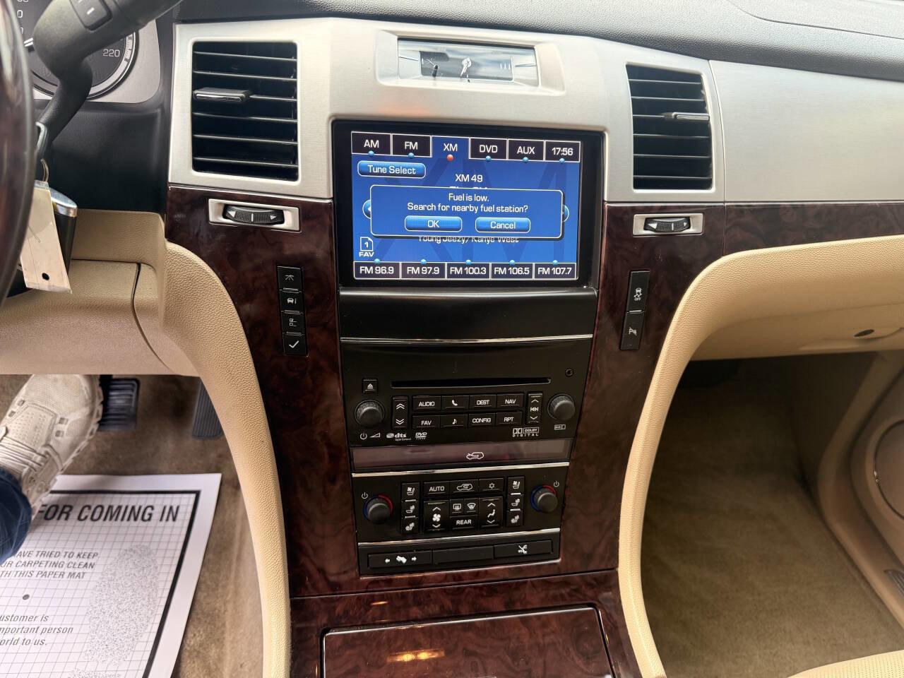 Used 2012 Cadillac Escalade ESV Premium AWD/4WD image 17