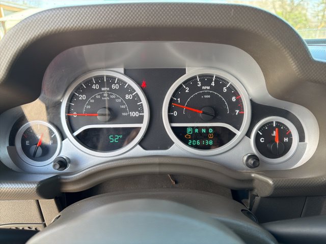 Used 2010 Jeep Wrangler Unlimited Rubicon w/ Trailer Tow Group AWD/4WD image 23