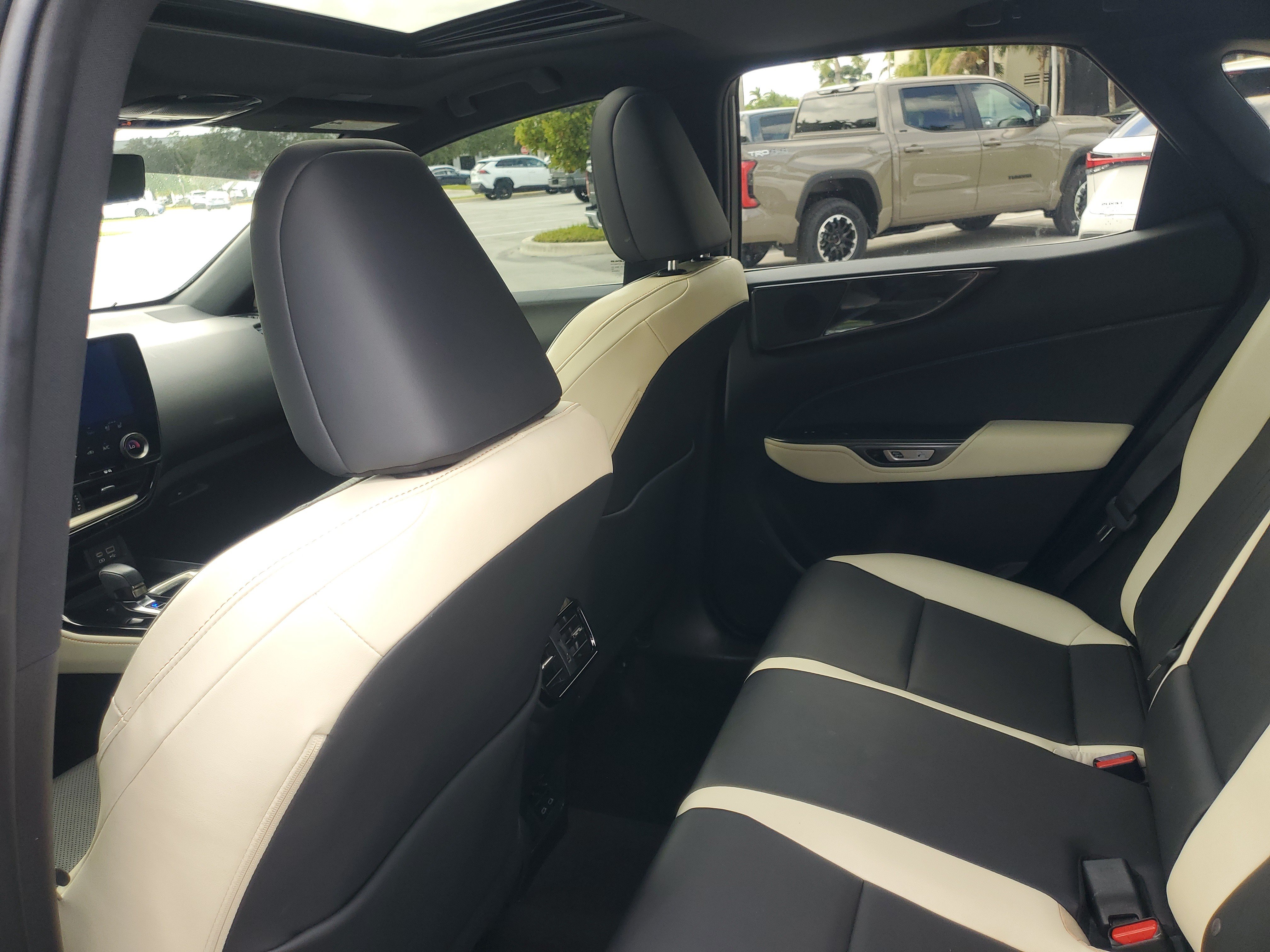 Used 2022 Lexus NX 350 AWD image 16