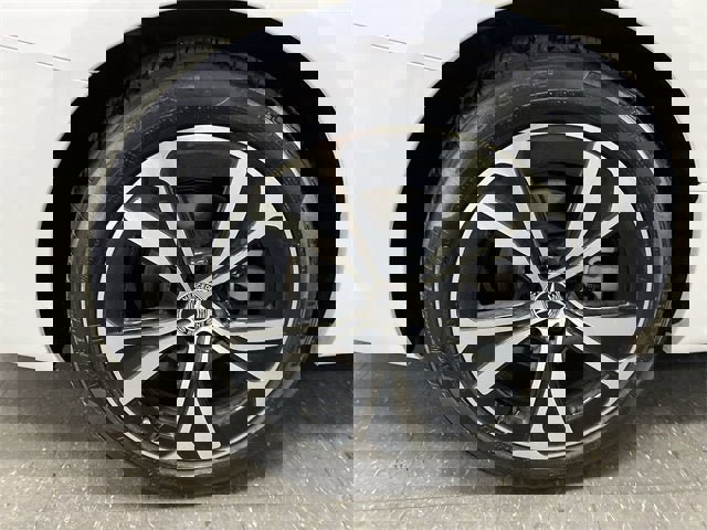 Used 2024 Mercedes-Benz CLE 300 4MATIC Cabriolet image 32