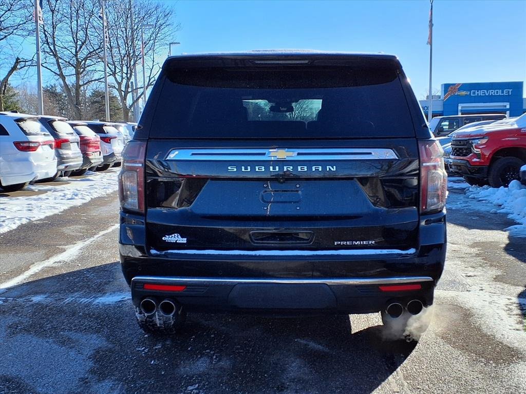 Used 2023 Chevrolet Suburban Premier image 6