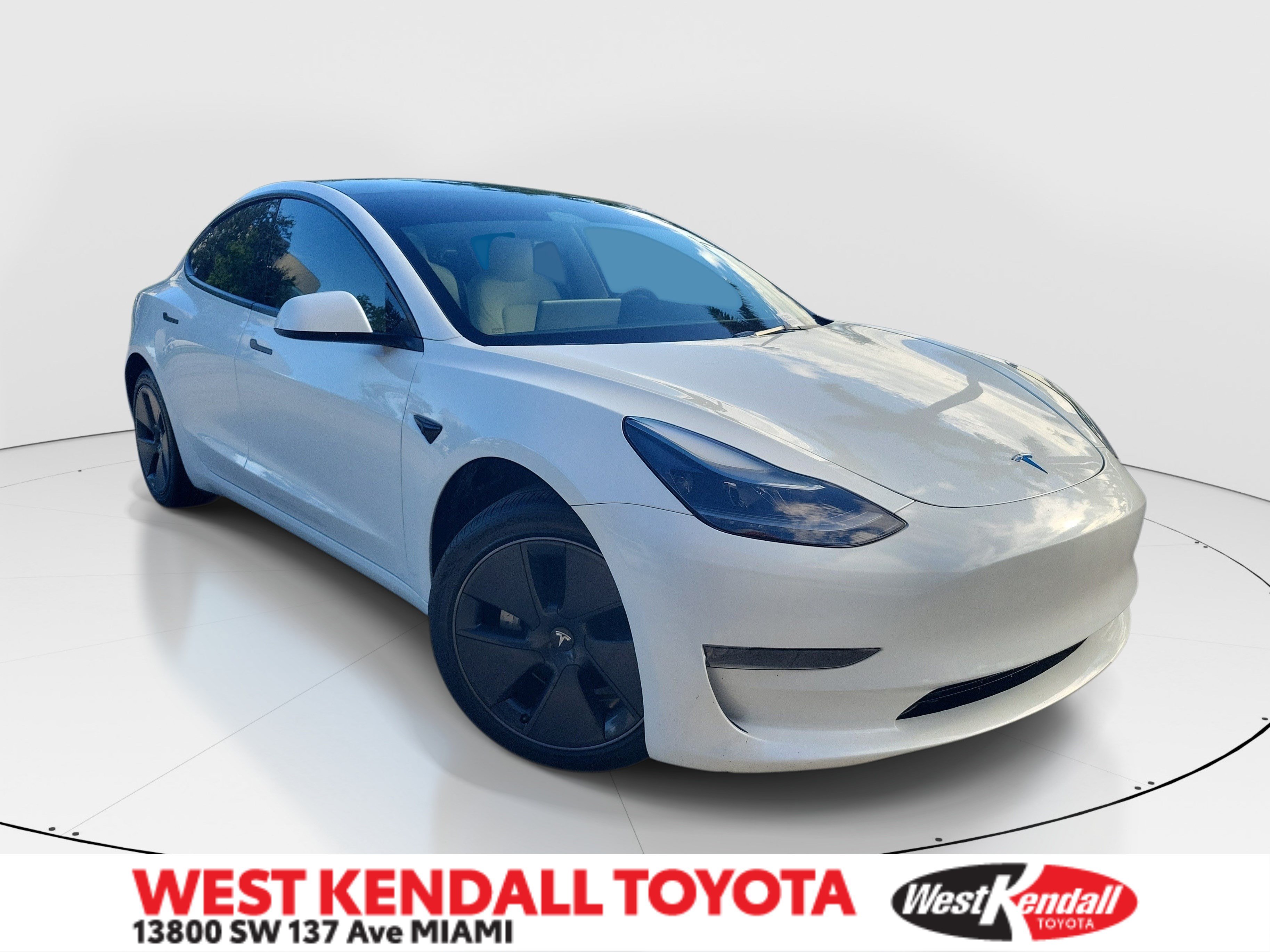 Used 2023 Tesla Model 3 Standard Range RWD image 1