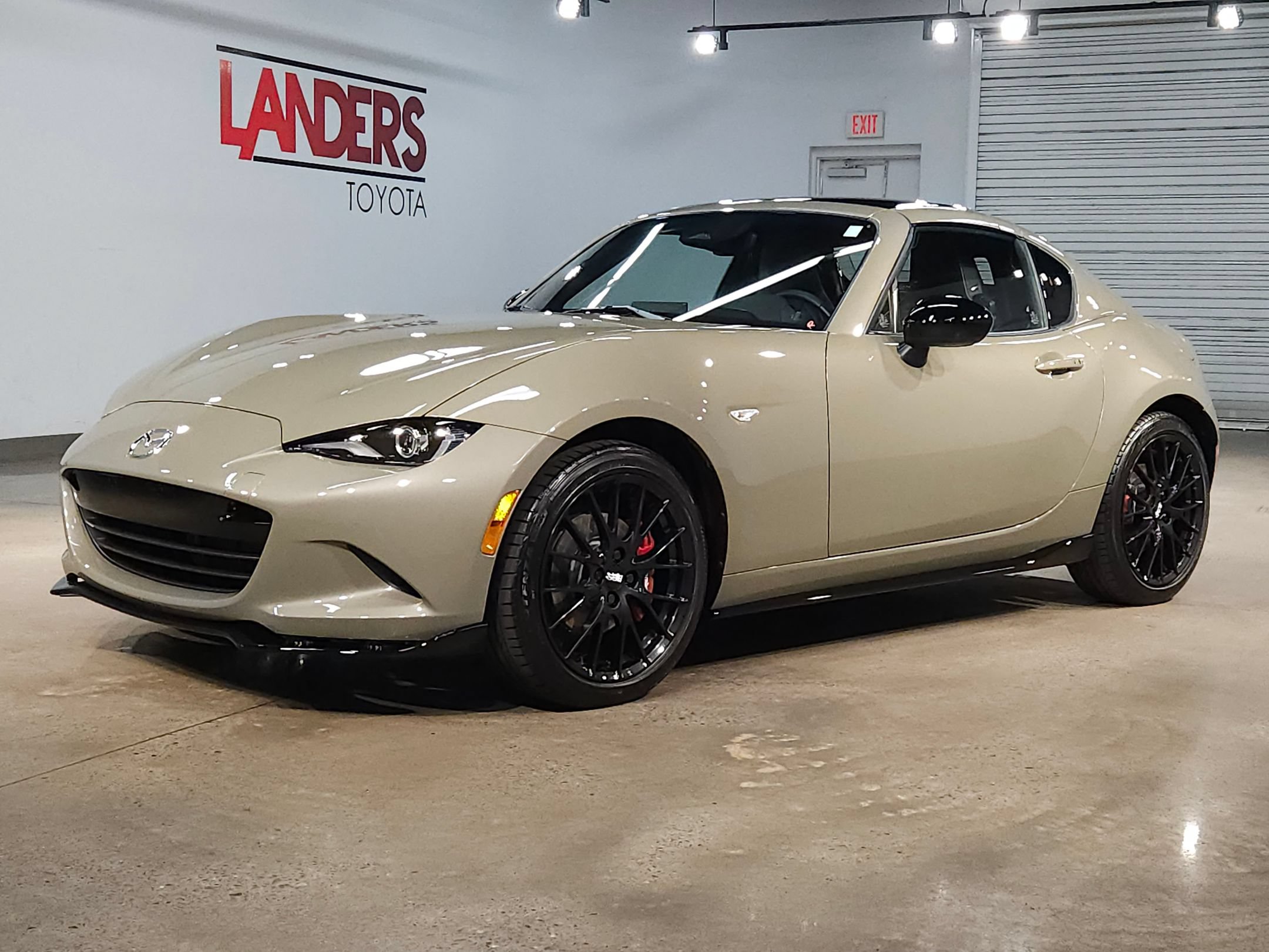 Used 2024 MAZDA MX-5 Miata RF Club RWD image 3