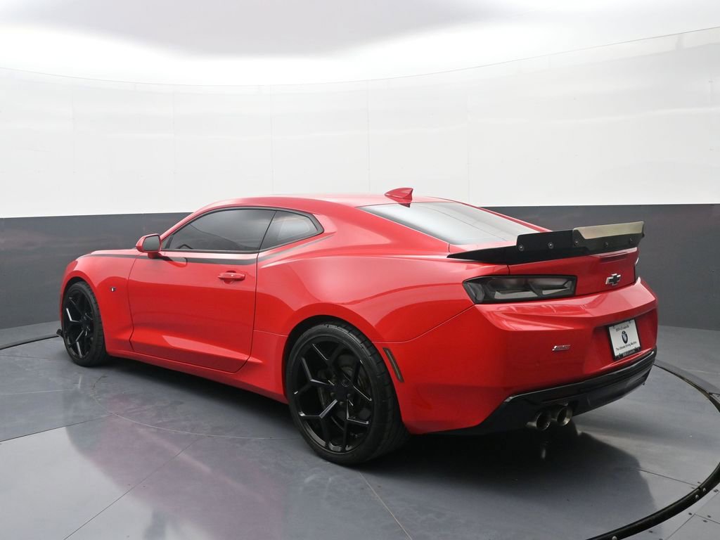 Used 2016 Chevrolet Camaro SS RWD image 5