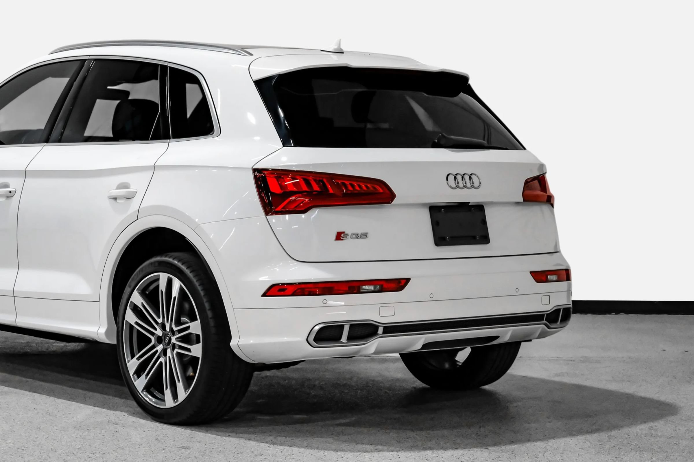 Used 2018 Audi SQ5 Prestige w/ Prestige Package AWD/4WD image 13