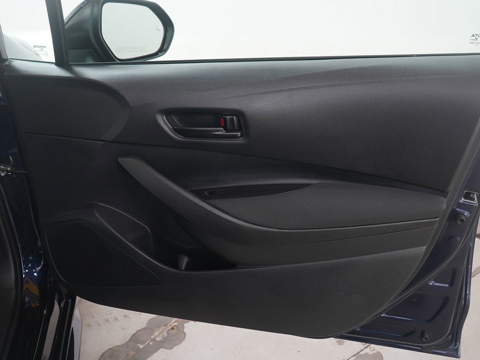 Used 2026 Toyota Corolla LE w/ LE Premium Package FWD image 9