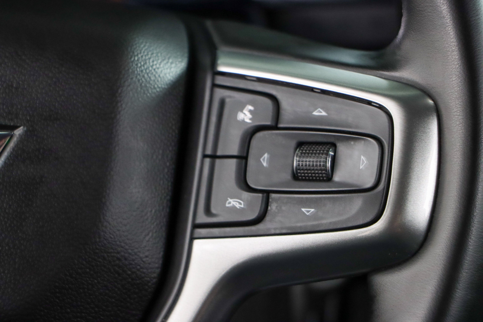Used 2023 Chevrolet Silverado 1500 RST AWD/4WD image 14