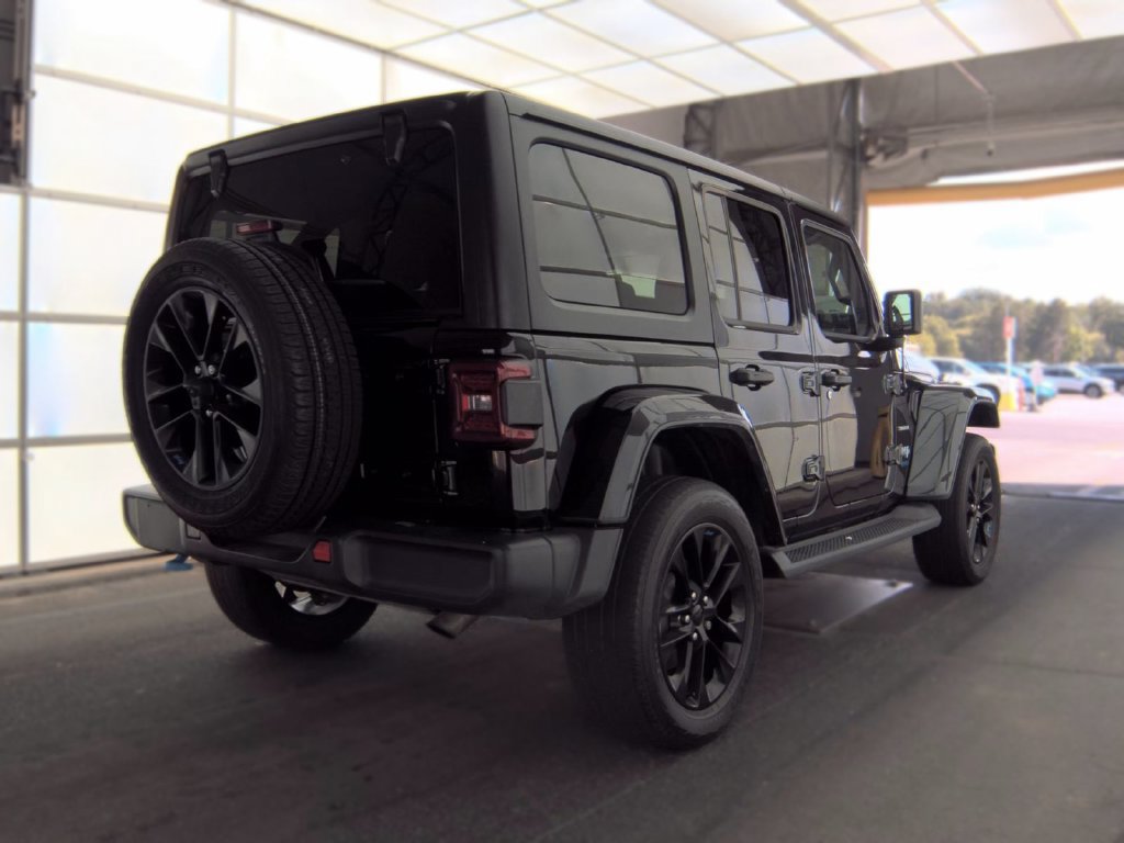 Used 2022 Jeep Wrangler Unlimited Sahara w/ Cold Weather Group AWD/4WD image 2