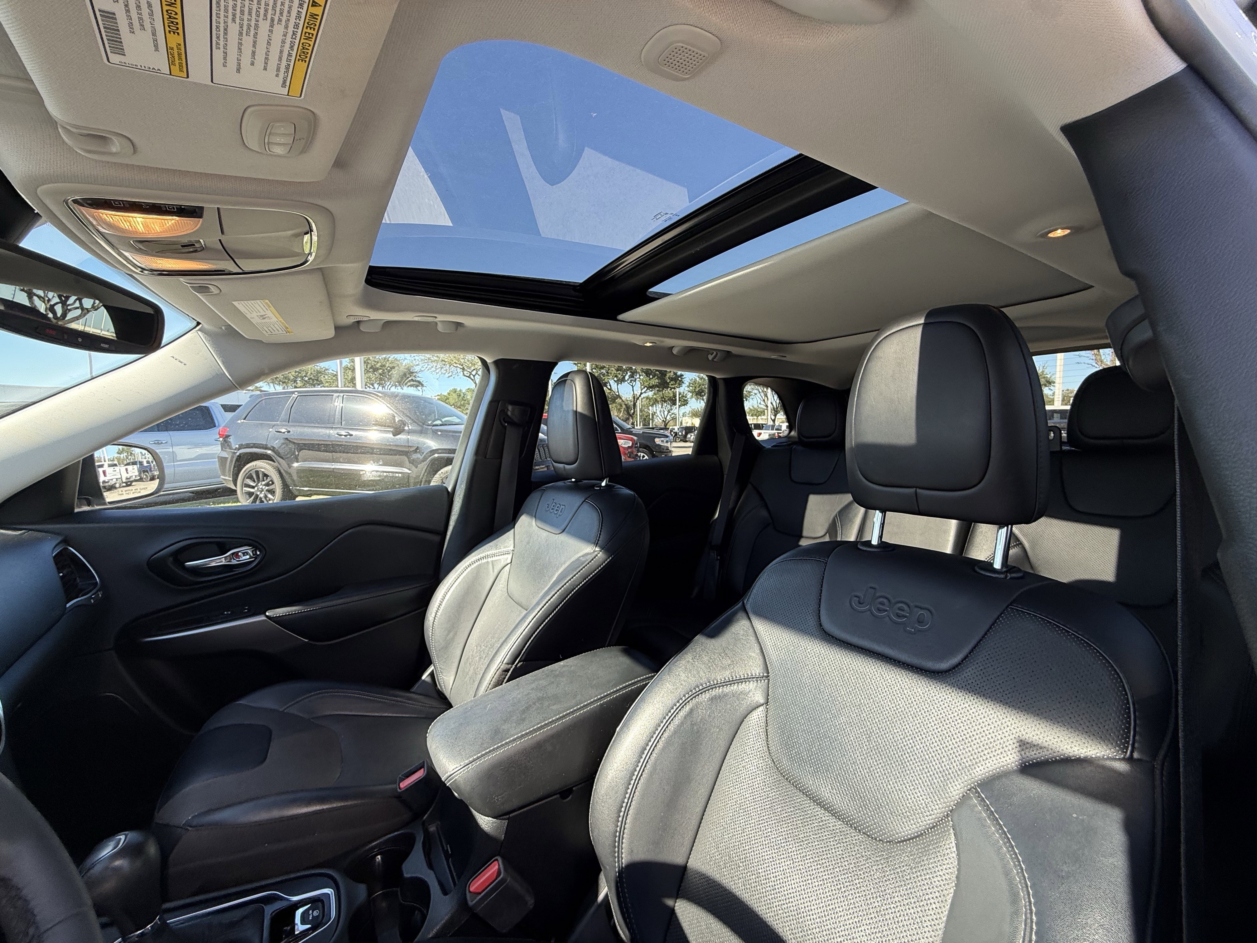 Used 2022 Jeep Cherokee Limited image 28