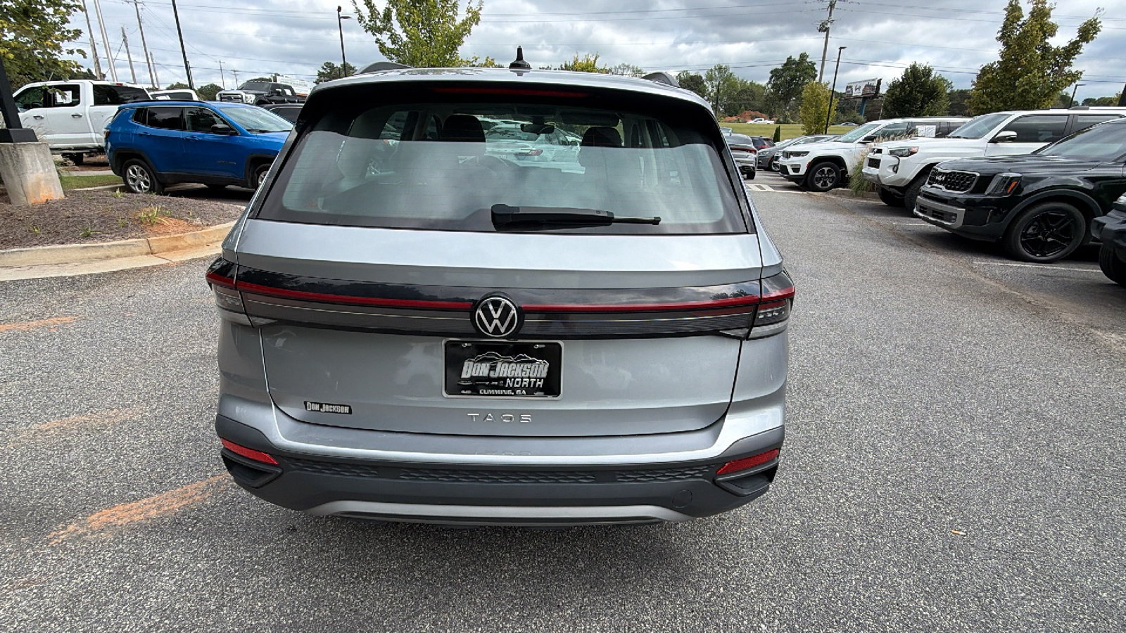 Used 2025 Volkswagen Taos S FWD image 9
