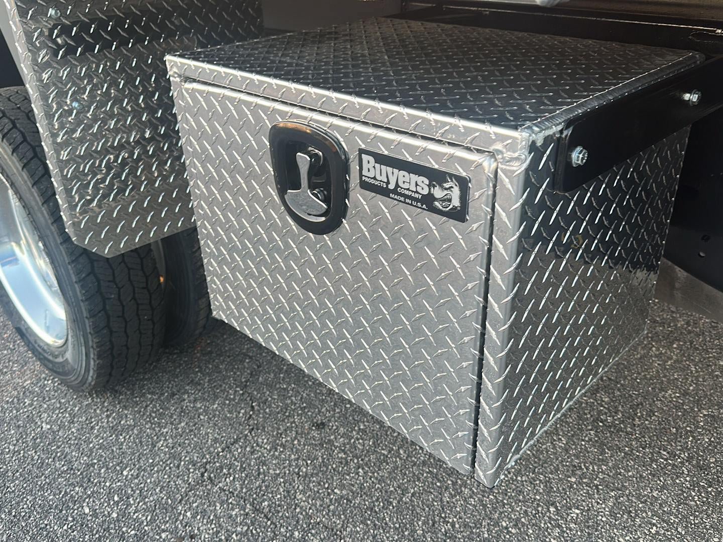New 2026 RAM 5500 4x4 Regular Cab image 7