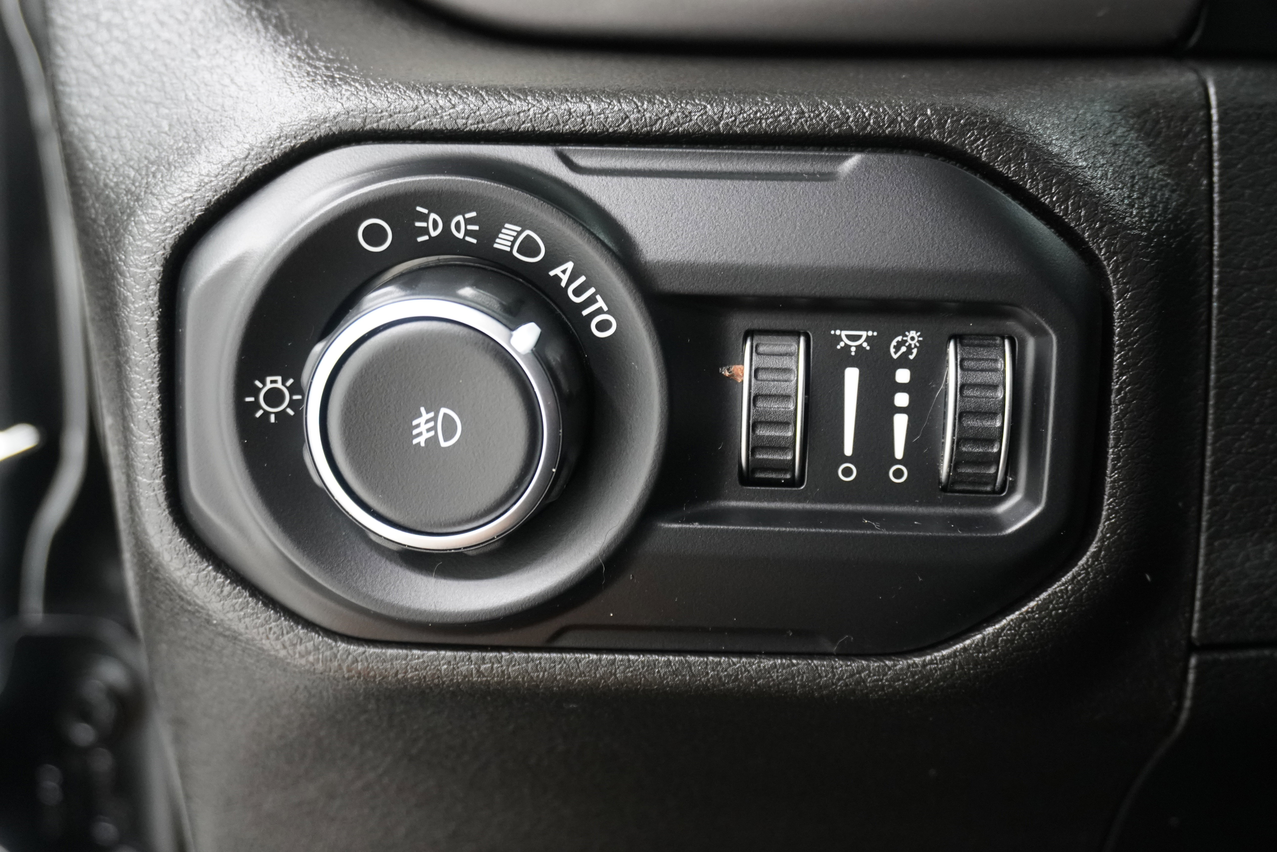 Used 2019 Jeep Wrangler Unlimited Sport S AWD/4WD image 25