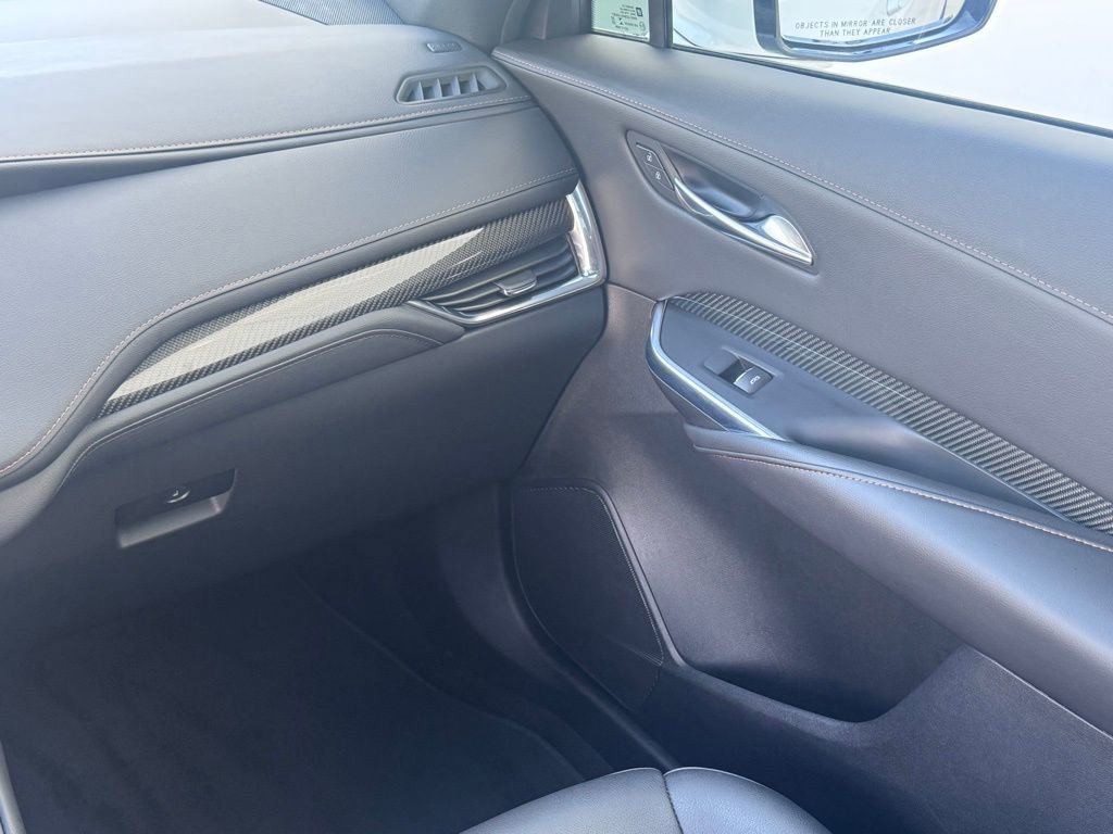 Used 2022 Cadillac XT4 Sport w/ Technology Package image 21