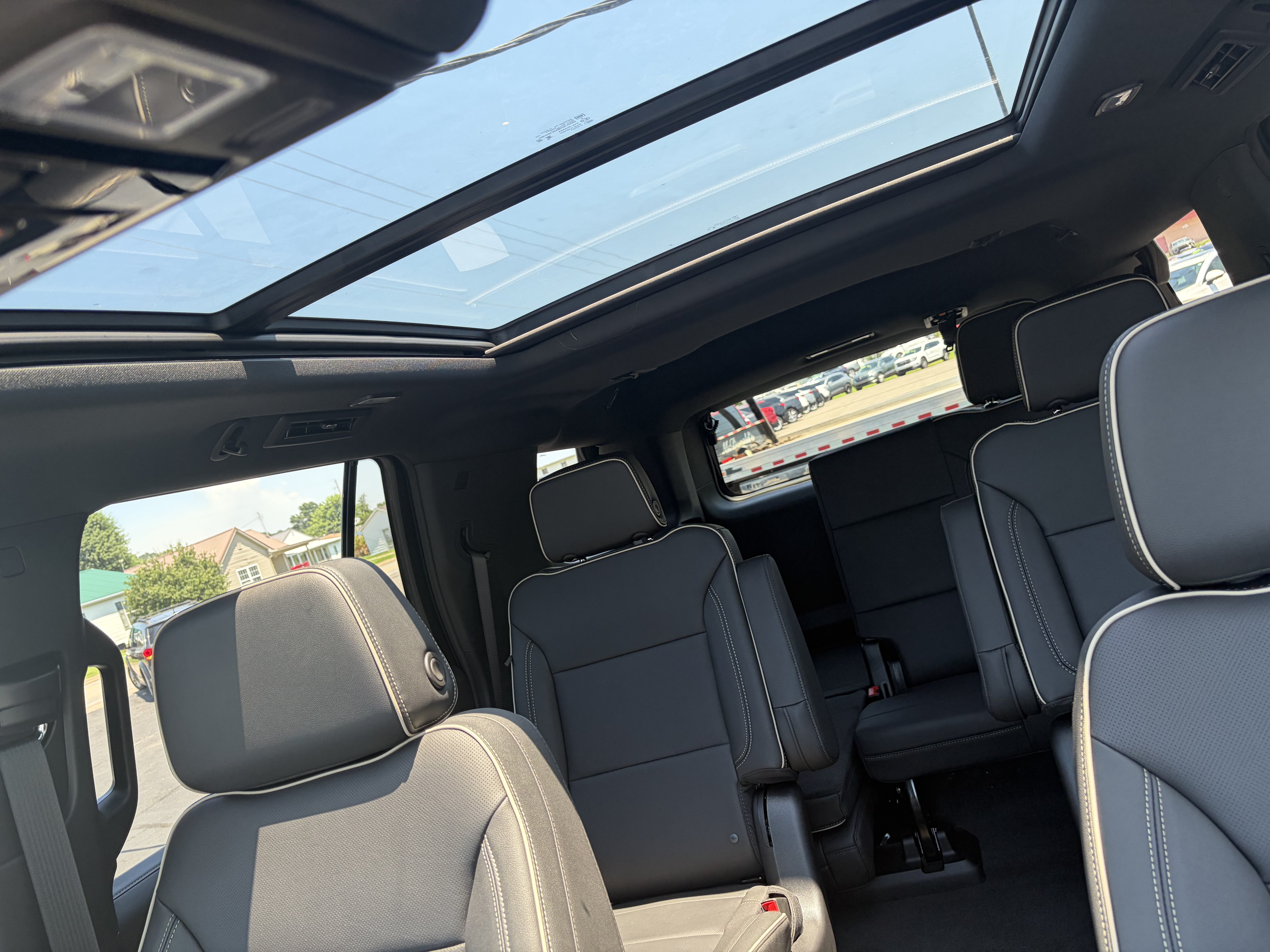 New 2026 Chevrolet Tahoe Premier w/ Sun And Tow Package AWD/4WD image 38