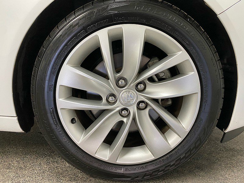 Used 2016 Buick Regal Premium w/ Driver Confidence Package #2 image 26