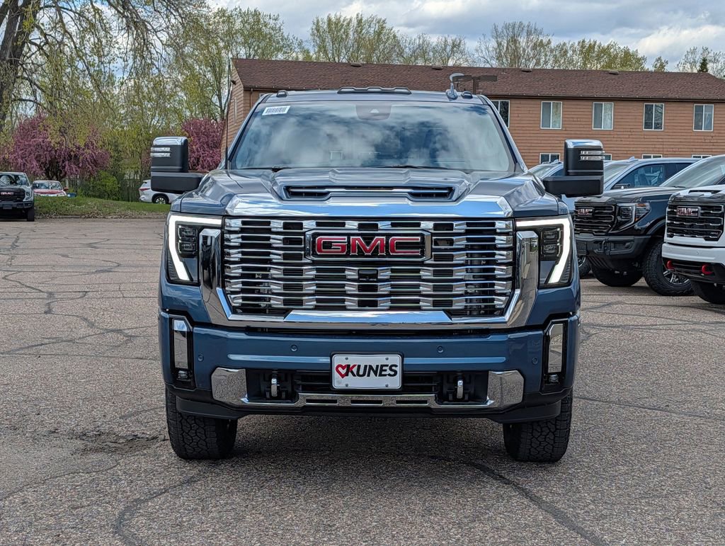 New 2026 GMC Sierra 3500 Denali w/ Denali Reserve Package AWD/4WD image 2