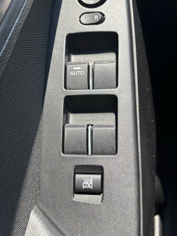 Used 2013 MAZDA MAZDA3 i SV FWD image 17