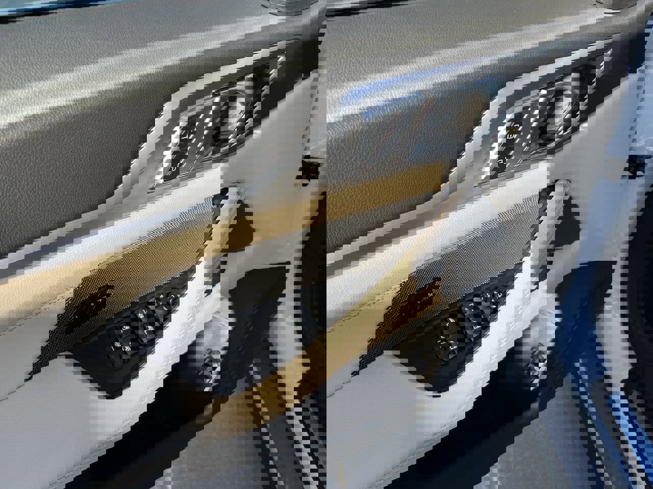 Used 2026 BMW i4 eDrive40 w/ Premium Package image 19