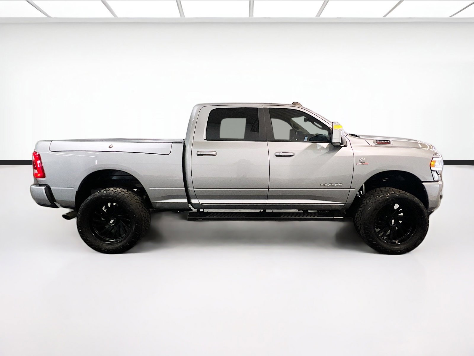 Used 2023 RAM 2500 Laramie AWD/4WD image 24