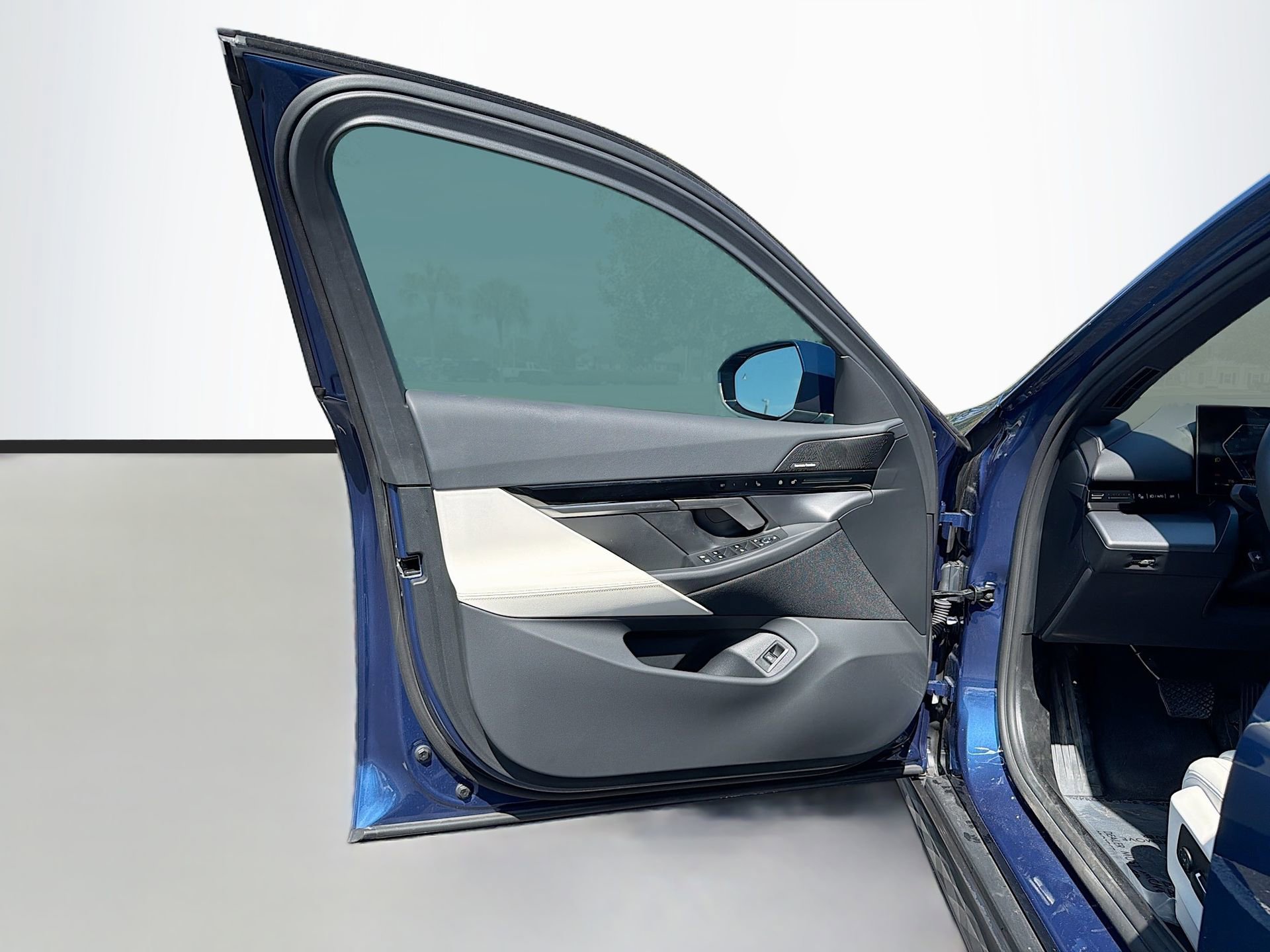 Used 2025 BMW 530i 530i w/ M Sport Package image 23