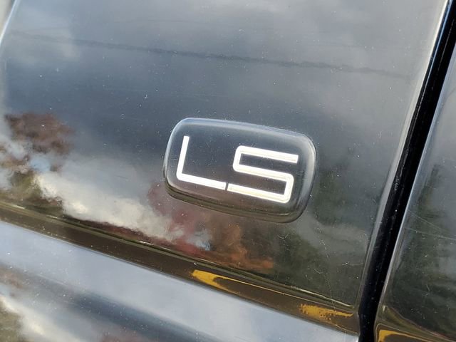 Used 1997 Chevrolet Suburban 4WD w/ Preferred Equipment Group 2 image 6