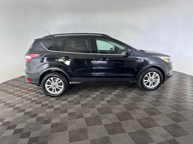 Used 2018 Ford Escape SE w/ Ford Safe & Smart Package FWD image 4