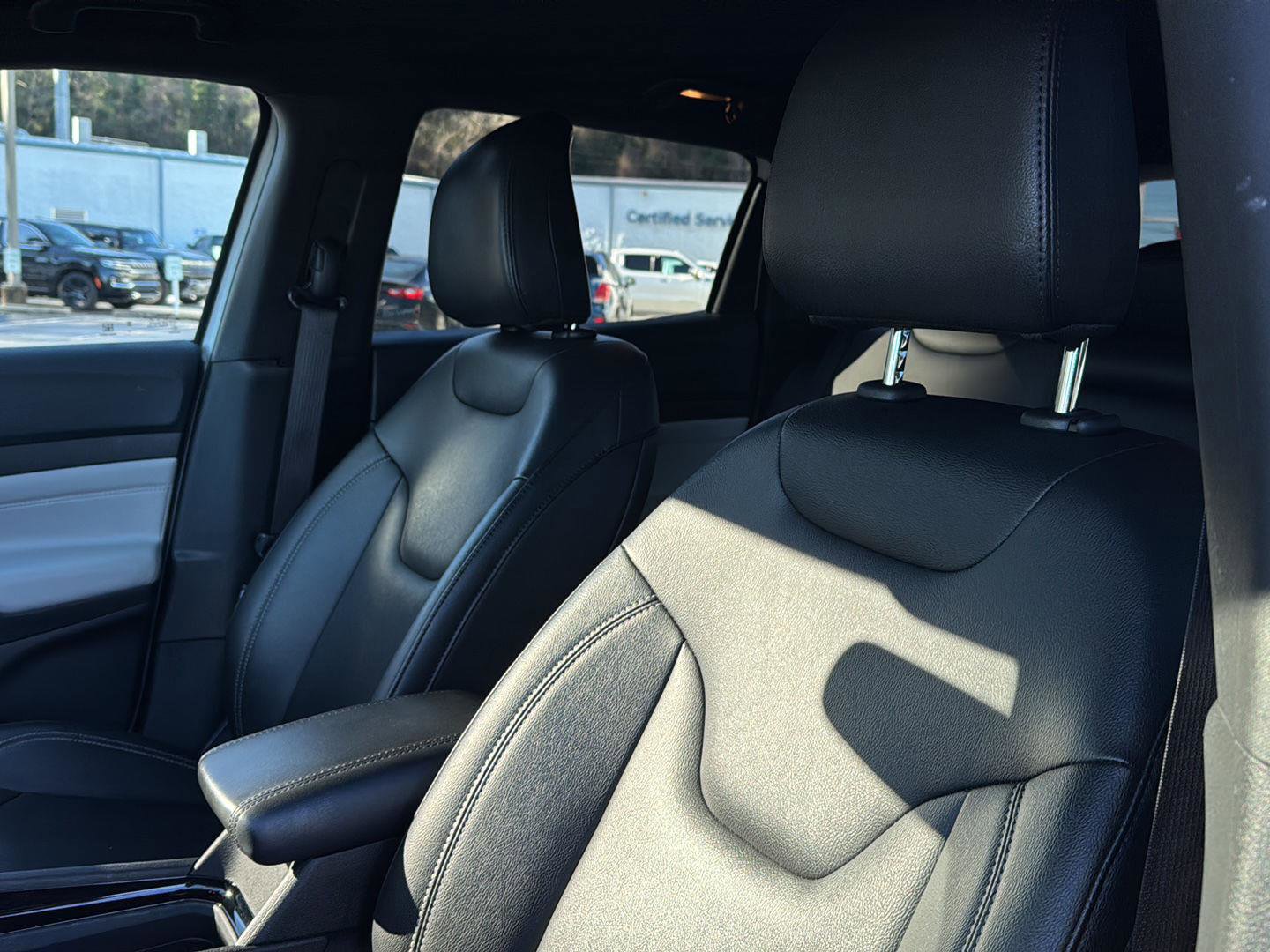 Used 2025 Jeep Compass Limited image 25