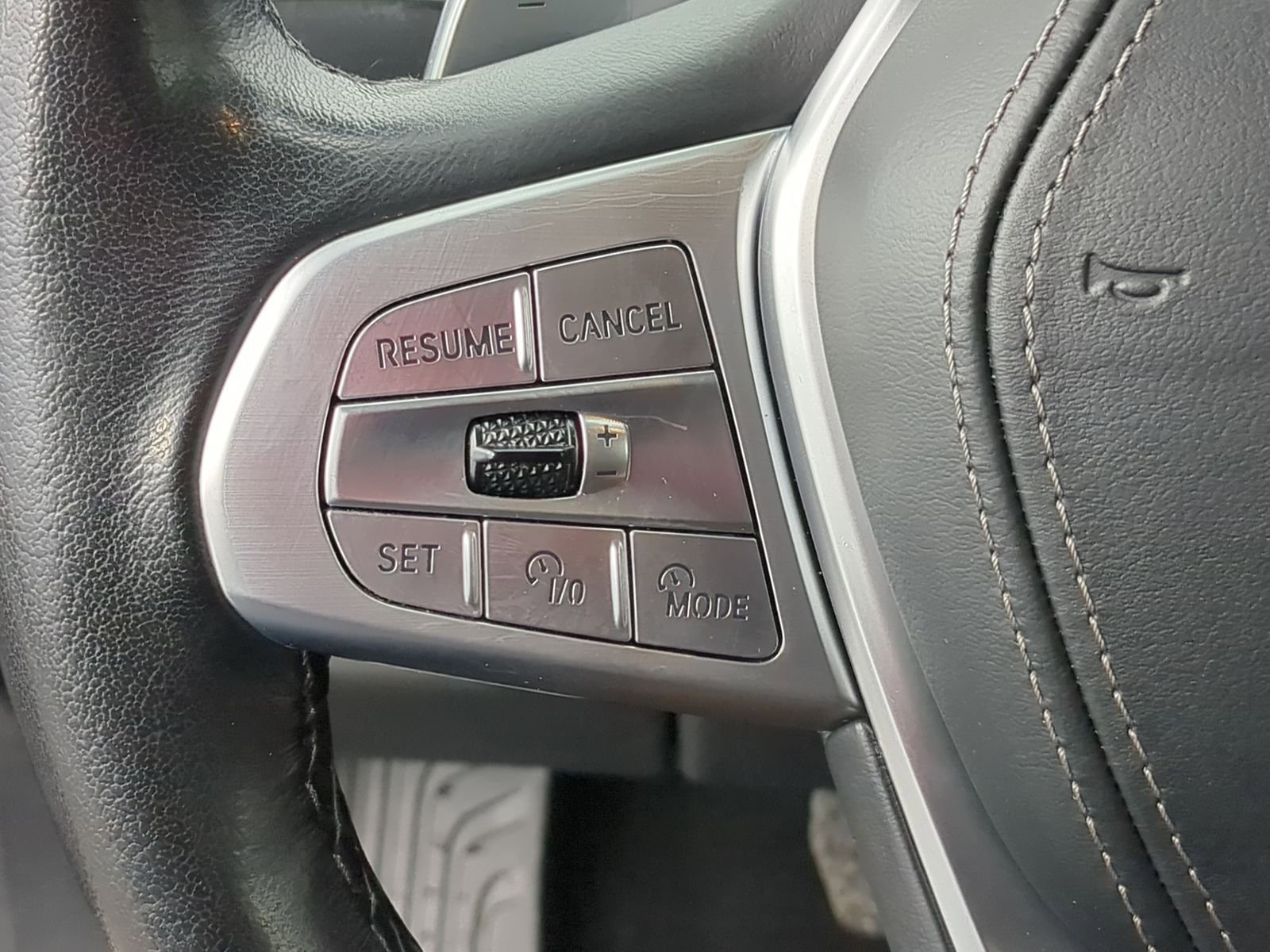 Used 2023 BMW X7 xDrive40i w/ Premium Package image 30