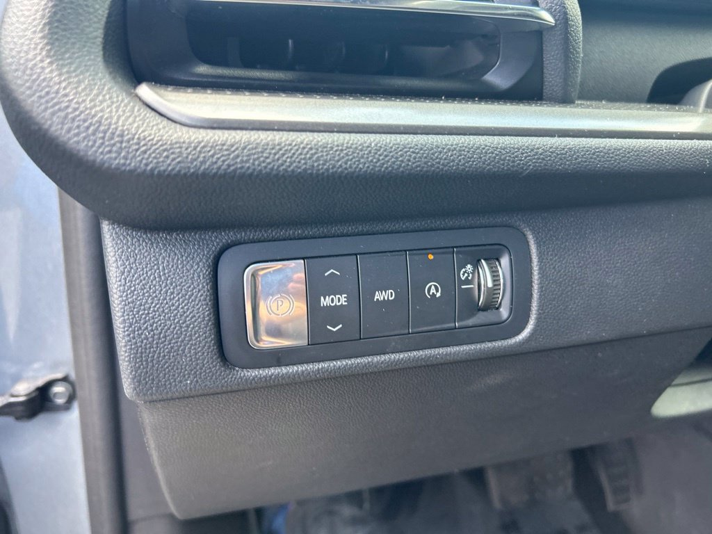 Used 2024 Chevrolet Traverse LT AWD/4WD image 39