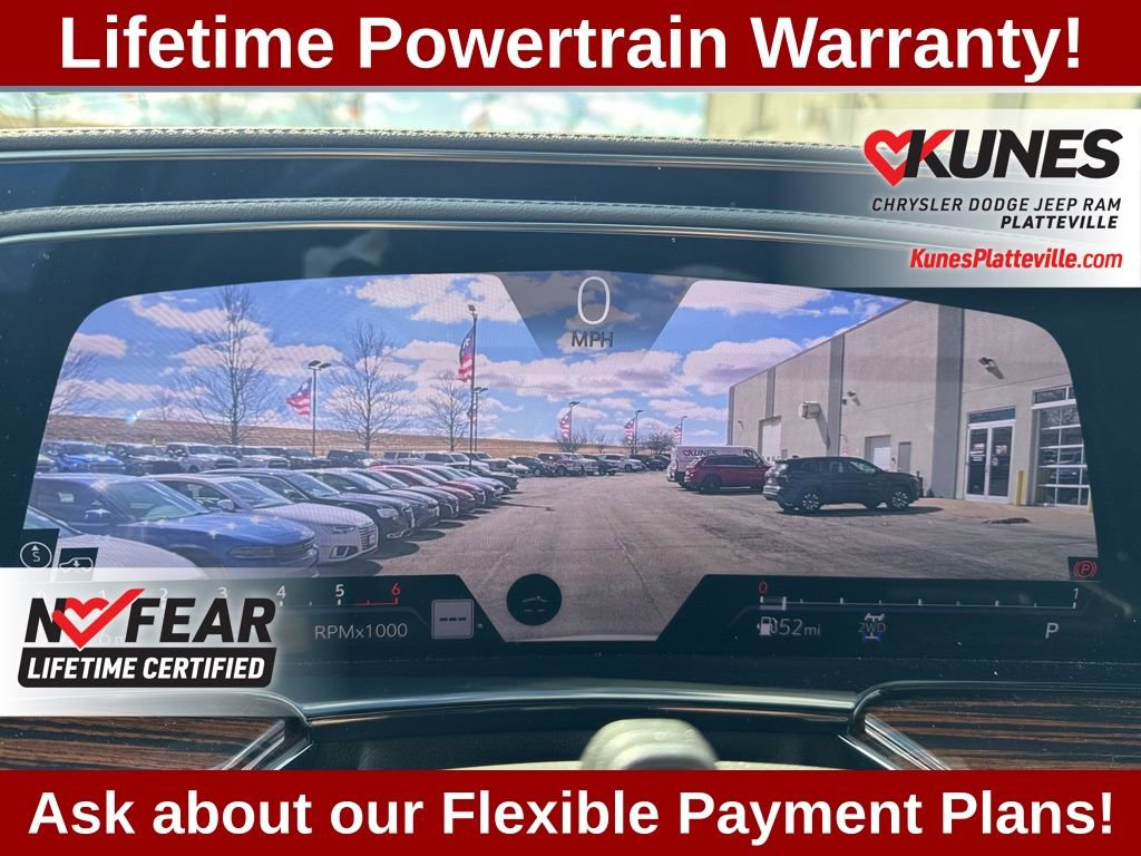 Used 2023 Cadillac Escalade Premium Luxury image 18