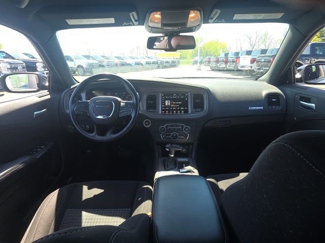 Used 2023 Dodge Charger SXT w/ Blacktop Package AWD/4WD image 18