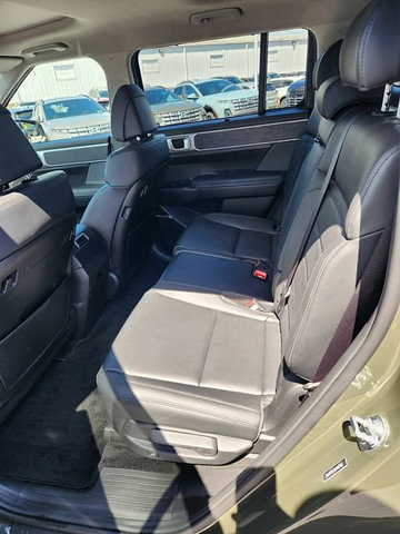 Used 2025 Hyundai Santa Fe Limited AWD/4WD image 10