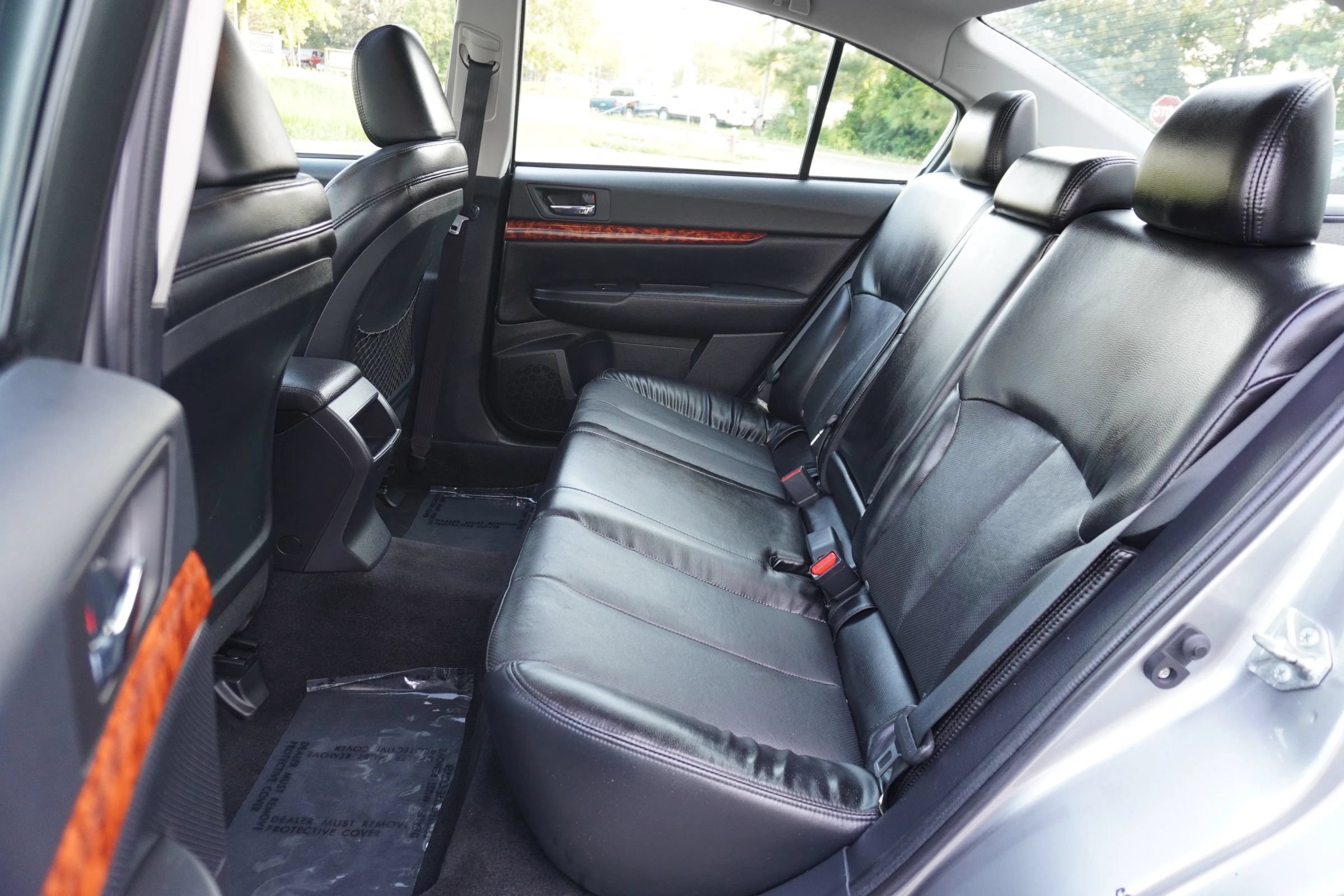 Used 2010 Subaru Legacy 2.5i Limited AWD/4WD image 10
