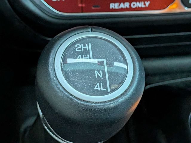 Used 2022 Jeep Wrangler Unlimited Rubicon w/ Steel Bumper Group AWD/4WD image 25